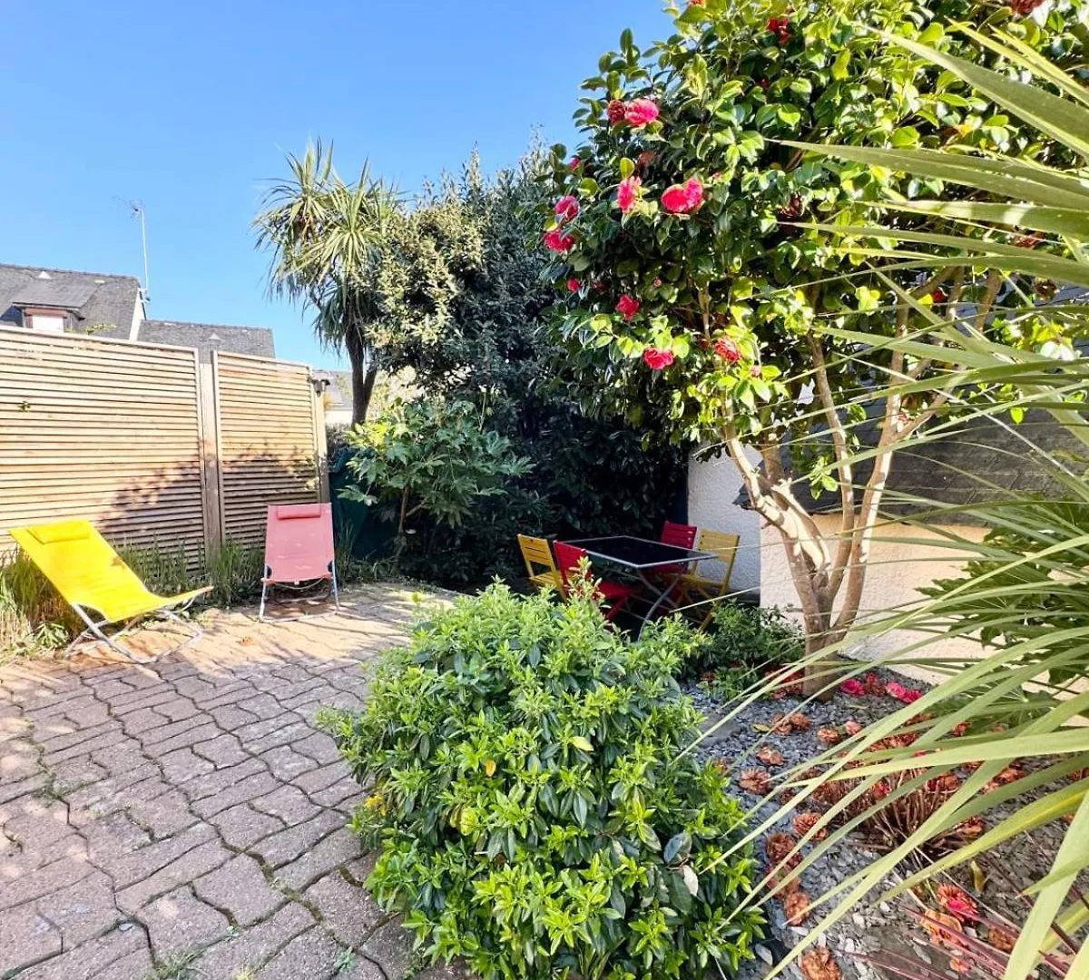 Holiday home Maisonnette De Charme Bord De Mer Piscine Guidel