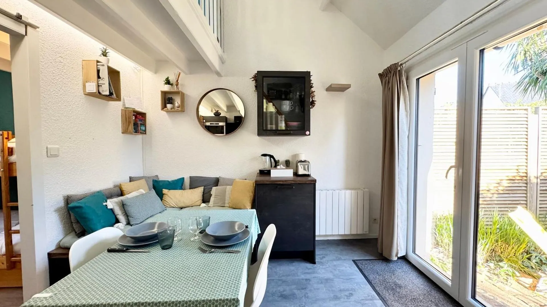 Holiday home Maisonnette De Charme Bord De Mer Piscine Guidel