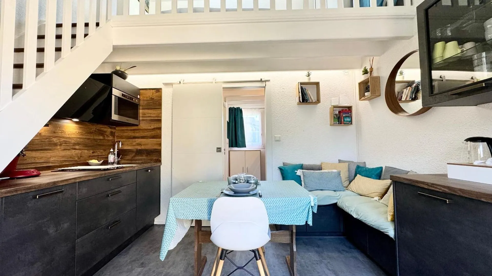 Holiday home Maisonnette De Charme Bord De Mer Piscine Guidel France