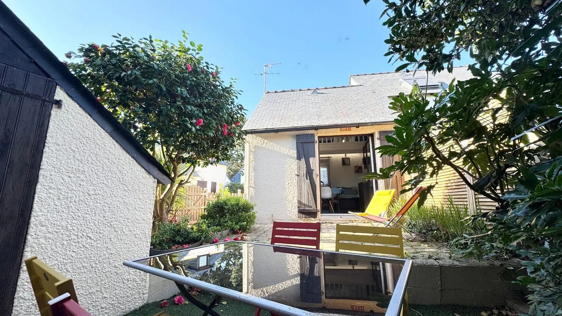 Holiday home Maisonnette De Charme Bord De Mer Piscine Guidel