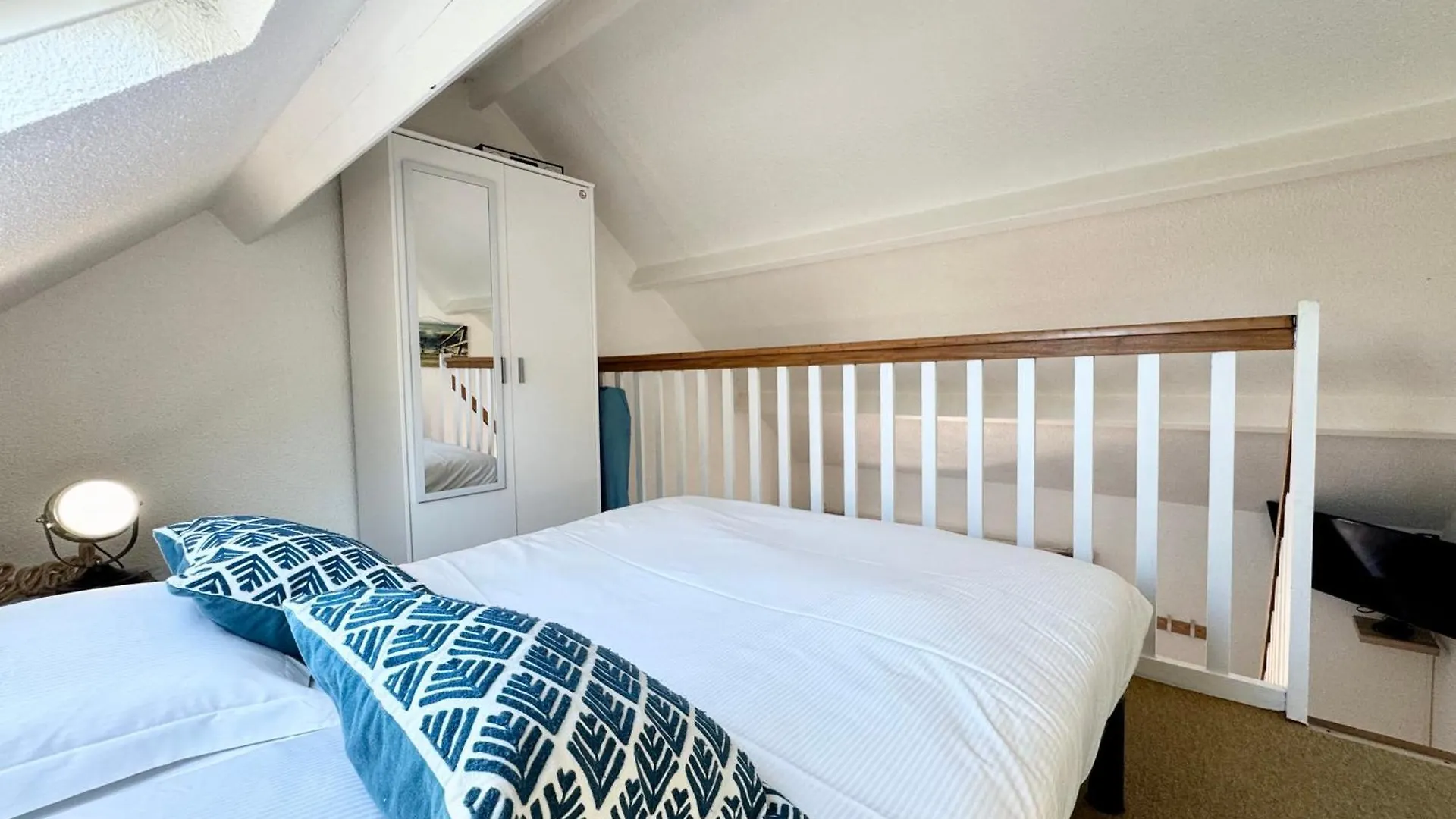 Maisonnette De Charme Bord De Mer Piscine Guidel 0*,  France